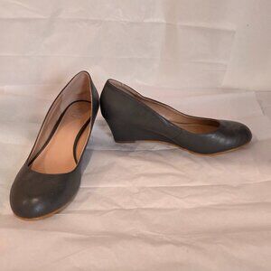 Journee Wedge Pump, Grey, 8M, Never Worn